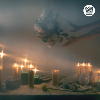 Holy Hive - Golden Crown