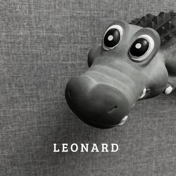 Leonard - Pull Me Closer