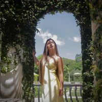 Laura Buitrago - Right Place Right Time