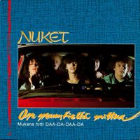Nuket - On maantiellä mittaa