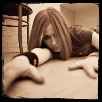 Avril Lavigne - Take Me Away