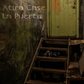 Atira Case - La Puerta