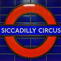 Lancey Foux - Siccadilly Circus (Explicit)