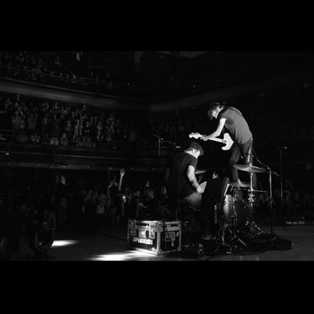 Japandroids - Massey Fucking Hall (Live [Explicit])