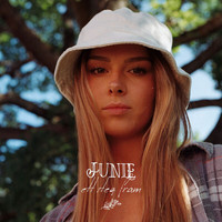 Junie - Ett steg fram