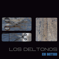 Los DelTonos - En Mitad