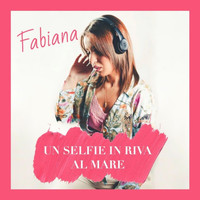Fabiana - Un selfie in riva al mare