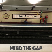 Black & Blues - Mind the Gap