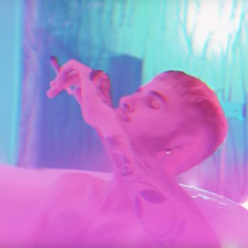 Earth - Tajemství (Explicit)