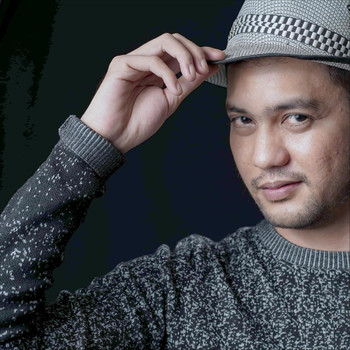 Emmanuel - Kahit