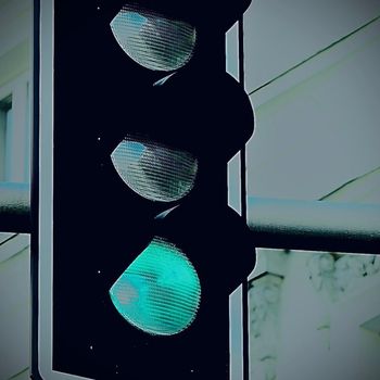 Mike E - Green Light (Explicit)