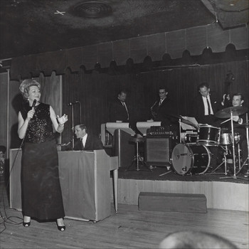 Rusty Warren - Bounces Your Boobies (Live)