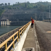 Yanis - Kepalsuan