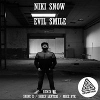 Niki Snow - Evil Smile