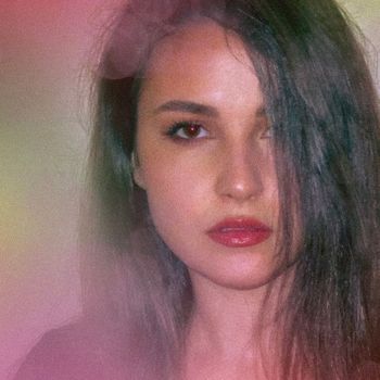 Iana - Satisfaction
