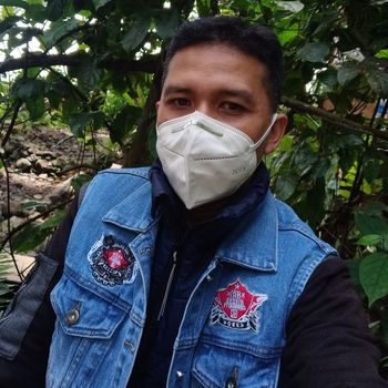 IQ - Teruntuk Sahabat Ku (Live)