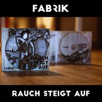 FABRIK - Rauch steigt auf