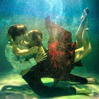 Nik Janev - Hold Me Closer