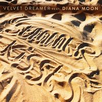 Velvet Dreamer - Summer Kisses