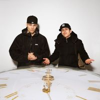 AHTI - Väärään aikaan (feat. HUGO) (Explicit)