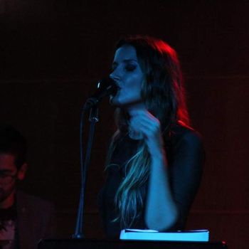 Lourdes - Tirando Los Dados