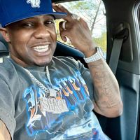 Armstrong - Make a move on em (Explicit)