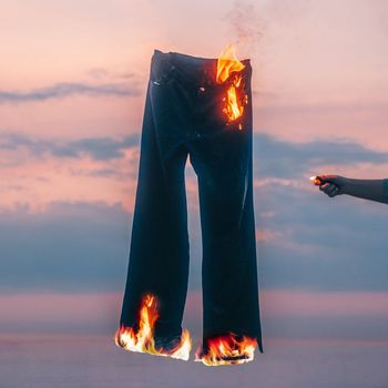 whereisluna - PANTS ON FIRE (Explicit)