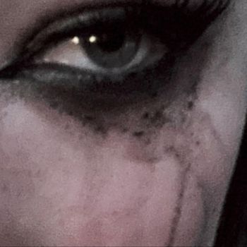 REV - Eyeliner (Explicit)