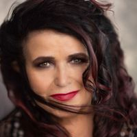 Meiju Suvas - Pelkkää kruunaa