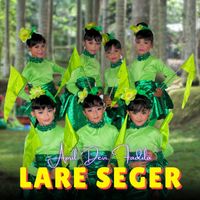 April - Lare Seger