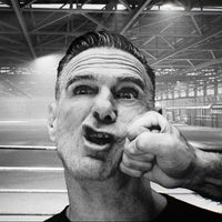 Bryan Adams - Roll With The Punches