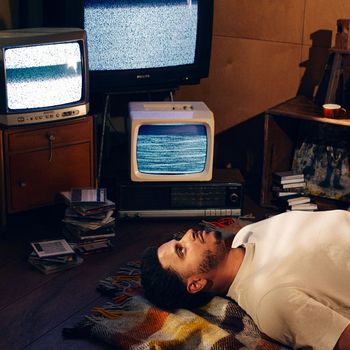 Massi - 'ANDERS' (Explicit)