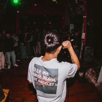 ion - En el set (Explicit)