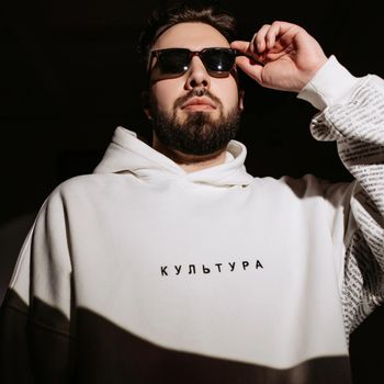 NYKOLUKE - Hands up High (Explicit)