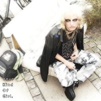 razr - Your Kind of Girl