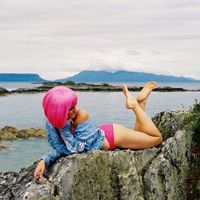 Quiet Houses - i know how to dream (Explicit)