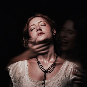 Natasha Hoffmann - Carmilla