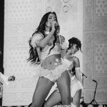 Emilia - Maldita Noche (En Vivo)