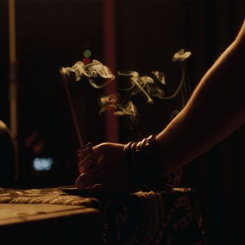 akasha - Overflown (Live At Golden Retriever)