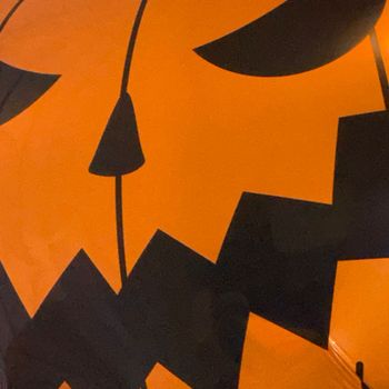 Riad - halloween fit (Explicit)