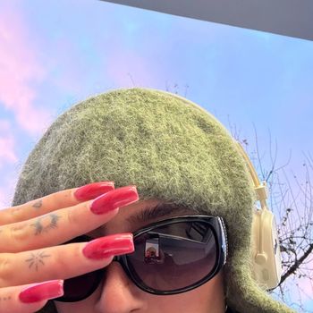 VICKY - hose runter (Explicit)