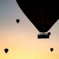 Macrogenre - Hot-Air Balloon