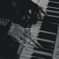 Erika - Shadows (Acoustic)