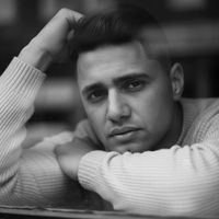 sharky - بتجرحني