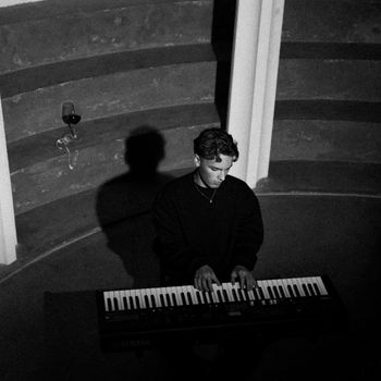 JONATHAN - ALDRIG LÆRT AT ELSKE (Explicit)