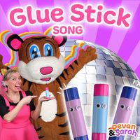 Pevan & Sarah - Glue Stick Song