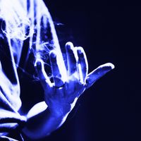 MANTIS - Memudar, Membiru