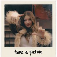 della - Take a Picture