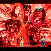 Scissor Sisters - It's 10PM... Do You Know Where Your Sisters Are? (Live from The O2, London [Explicit])