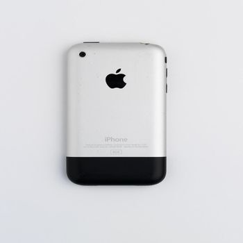 GUSS - iPhone (Explicit)